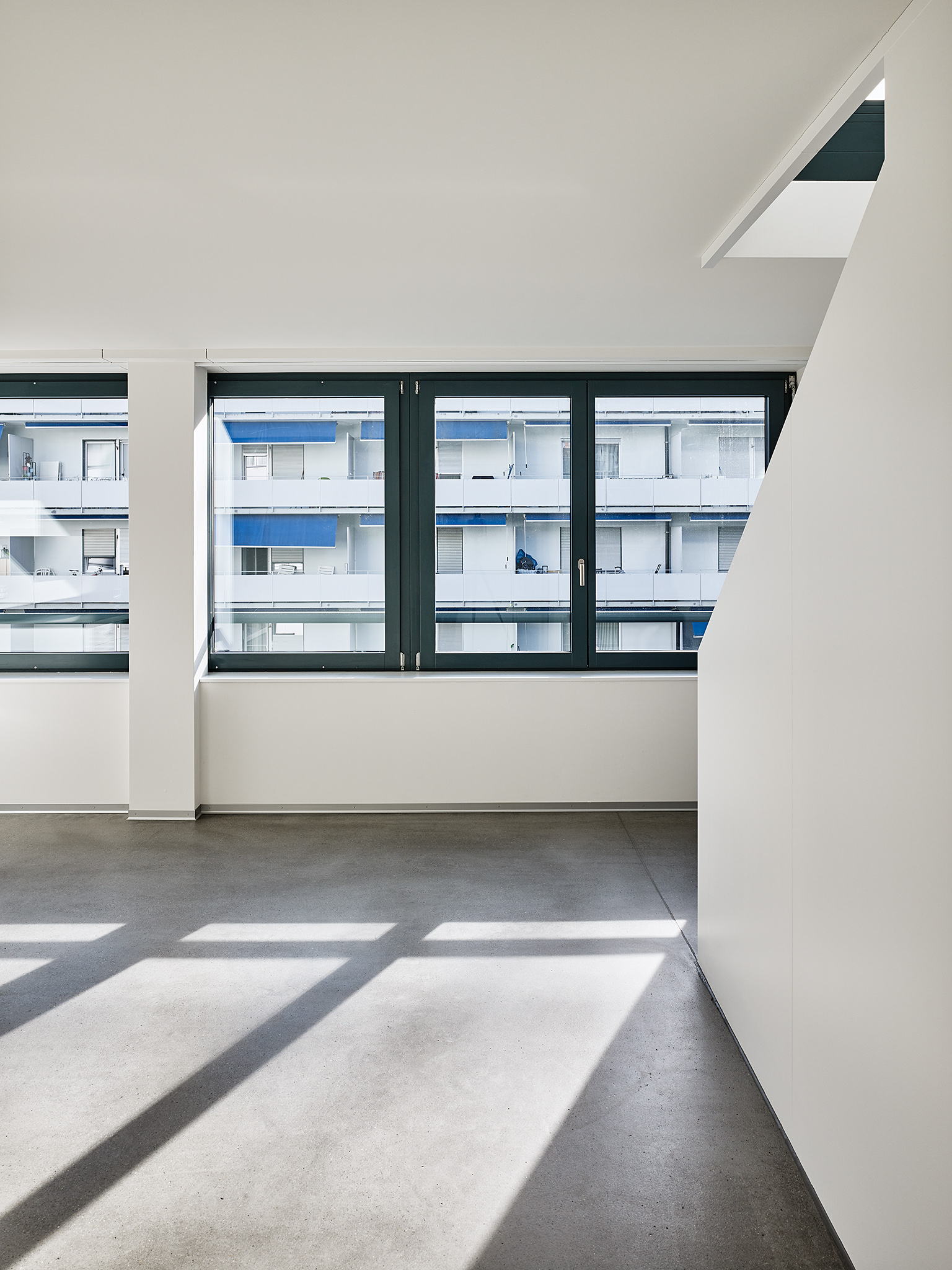 E17630 Alpa 063532 SCREEN